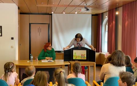 es gibt auch Bilder zum Buch zu sehen